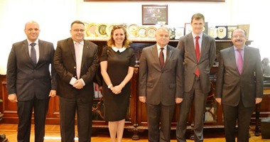 سفير بريطانيا يزور جامعة الإسكندرية ويؤكد دعم التعاون العلمى
