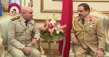 المتحدث العسكرى يعرض فيديو لقاء ملك البحرين مع وزير الدفاع