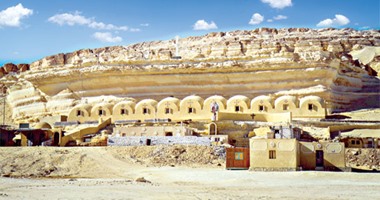 مارتيروس الريانى: الانتهاء من بناء سور "الدير المنحوت" نهاية الأسبوع