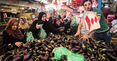 أسعار الخضروات اليوم بسوق العبور .. الطماطم والبطاطس تبدآن من جنيهين  