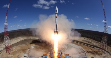 بالصور.. روسيا تغزو الفضاء بإطلاق أول صاروخ من قاعدتها الجديدة
