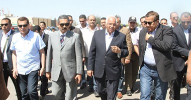 وزير النقل: توسعة طريق وادى النطرون تسهل نقل البضائع بين القاهرة والساحل الشمالى