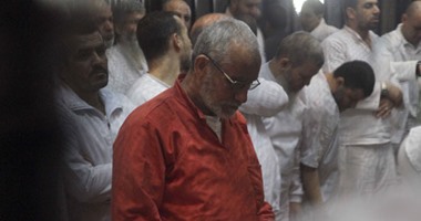 بالصور.. متهم بـ"أحداث الإسماعيلية" يطالب بالبراءة.. ويؤكد للمحكمة: عمرى 58 سنة