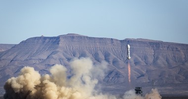بالصور.. "بلو أوريجين" تنجح فى إطلاق وإعادة صاروخ غير مأهول