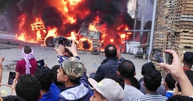 صحافة المواطن: قارئ يشارك بفيديو لحريق سيارة المواد البترولية بالإسكندرية