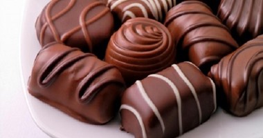 رغبتك الملحة فى تناول الشوكولاتة والحلويات تنذر بارتفاع مستوى السكر
