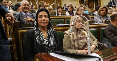 نائب يطالب بإعادة هيكلة وتشغيل المصانع المتوقفة