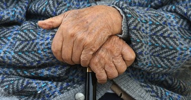 تقرير: 6 علامات على اقتراب المسنين من الوفاة.. النوم الكثير وتورم الأطراف