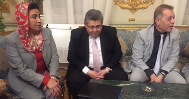 وزير التعليم العالى يعقد اجتماعا مع عدد من النواب بمقر البرلمان