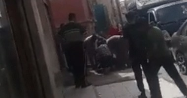 تداول فيديو يزعم اعتداء قوات شرطة أردنية بالضرب المبرح على مصرى قبل اعتقاله