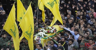 بالصور.. حزب الله اللبنانى يشيع جُثمان قيادى قتل فى سوريا