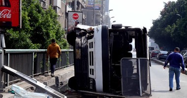 الصحة: 10 إصابات فى حادث انقلاب أتوبيس بالطريق الدولى بكفر الشيخ  