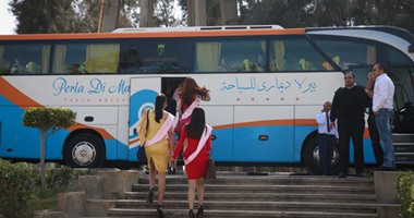 بالصور.. ملكات جمال العالم يغادرن قصر المنتزه بعد جولة لتنشيط السياحة