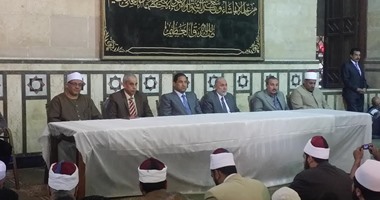 بالصور.. محافظ الغربية يشارك فى حفل العشيرة المحمدية بمسجد السيد البدوى