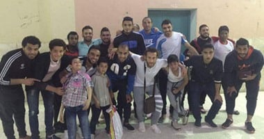 زيارة ومباراة استعراضية للصلح بين لاعبى بلدية المحلة والأيتام