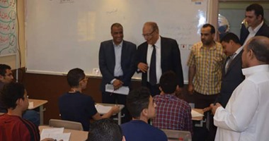 بالصور..رئيس لجنة اختبارات السفارة المصرية يتفقد سير الامتحانات فى مكة