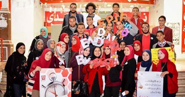 بالصور..طلاب صيدلة المنيا يطلقون حملة لتوعية المواطنين للقضاء على الإيدز
