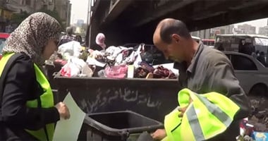 بالفيديو.. متقولش “زبال” ..مبادرة “لنرتقى” توزع “جاكيت” على عمال النظافة وتدعو لاحترامهم