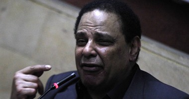 بالفيديو والصور.. علاء الأسوانى: مبارك احتفل بمشروعات لم ينفذها على أرض الواقع