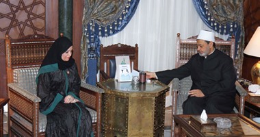 الإمام الأكبر: قيادة امرأة عربية لبرلمان مكسب كبير لجميع العرب