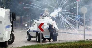 الشرطة التركية تفض مظاهرة للطلبة قرب قصر "أردوغان" الرئاسى الجديد
