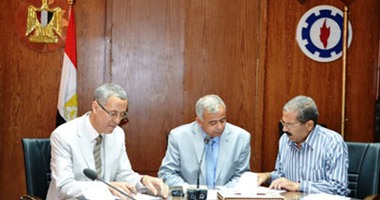 محافظ السويس يصدر قرارًا بمنع التدخين فى جميع المصالح الحكومية
