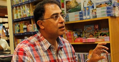 غدًا.. أشرف العشماوى يحتفل بتوقيع روايته "كلاب الراعى" فى مكتبة الشروق