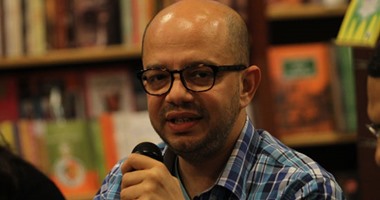عمر طاهر فى مكتبة الإسكندرية لعرض كتاب "إذاعة الأغانى" الأحد