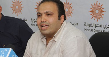 تجديد حبس نائب رئيس حزب مصر القوية لإساءة استخدام مواقع التواصل الاجتماعى