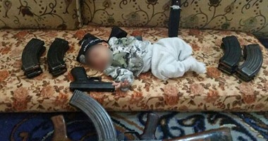 إسرائيلى منضم مؤخرًا لـ"داعش" ينشر صورة لابنه محاطا بمسدس ورشاش