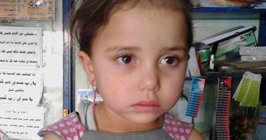 ننشر صور طفلة "تائهة" عثر عليها بمركز شرطة طما بسوهاج