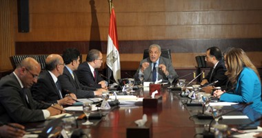 محلب يطالب الوزراء بالانتهاء من مشروع استصلاح 20 ألف فدان فى الفرافرة