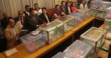 إغلاق باب الاقتراع فى انتخابات الهيئة العليا للوفد لبدء فرز الأصوات