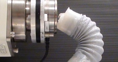 علماء يطورون أذرع روبوتية حديثة للمساعدة فى العمليات الجراحية الحساسة