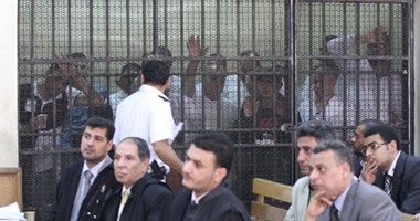 إيداع الضابطين المتهمين بتعذيب "محامى المطرية" قفص الاتهام لبدء محاكمتهما