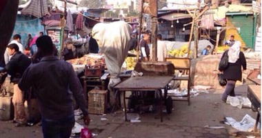 القاهرة تشن حملة على الباعة الجائلين وإزالة الإشغالات بشوارع حلوان