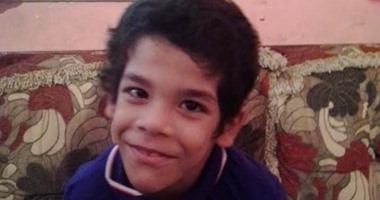 "محمد" أفقدته الإعاقة بهجة الطفولة ووالداه يناشدان وزير الصحة بعلاجه