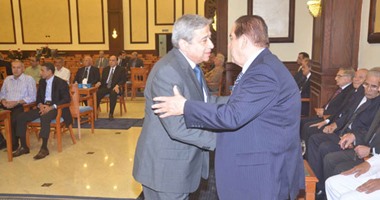 سامى عنان ووزير الداخلية وأحمد الزند يشاركون فى عزاء شقيقة الجنزورى