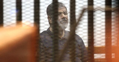 موجز أخبار مصر للساعة1.. مشادة بين "مرسى" وقاضى التخابر بسبب "تنظيف الكرسى"