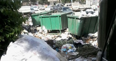 "واتس آب اليوم السابع": القمامة تغلق أحد شوارع منطقة عين شمس الشرقية