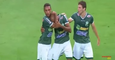 بالفيديو.. لاعب برازيلى يسجل هدفا رائعا من ركلة ركنية