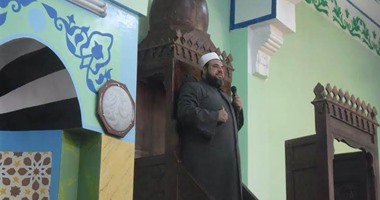 بالفيديو.. مشادات بين أهالى قرية بالبحيرة والإمام احتجاجا على الخطبة المكتوبة