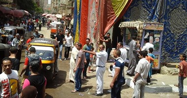 بالصور.. حملة فى منطقة دار السلام لإزالة إشغالات الباعة ورفع القمامة