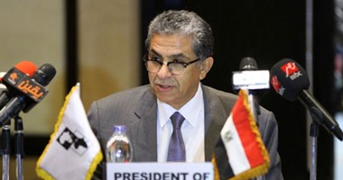 وزير البيئة يصف أزمة "الصرف الصحى" بـ "أكبر مشكلة بيئية فى مصر"