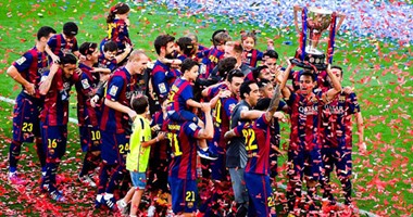 بالفيديو.. برشلونة يحتفل بتحقيق 5 ألقاب دورى فى 2015
