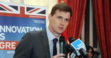 السفير البريطانى بيورومنى: شركات إنجليزية تسعى للاستثمار فى قناة السويس