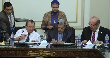 بالصور.. جامعة القاهرة توقع اتفاقية تعاون مع "الصداقة الروسية"