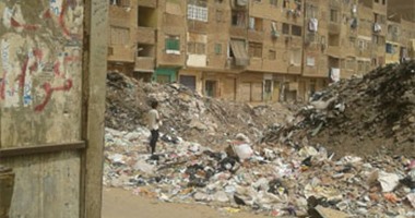 "واتس آب اليوم السابع".. منفذ توزيع الخبز بأرض اللواء تحاصره الحشرات والقمامة