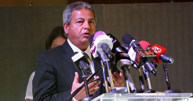 وزير الرياضة يؤازر الفراعنة أمام تنزانيا ببرج العرب