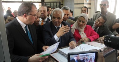 محافظ القاهرة ووزير التخطيط يتفقدان مقر خدمة المواطنين بحى المطرية